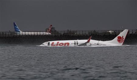Rơi máy bay chở 189 người ở Indonesia - Ảnh 7.