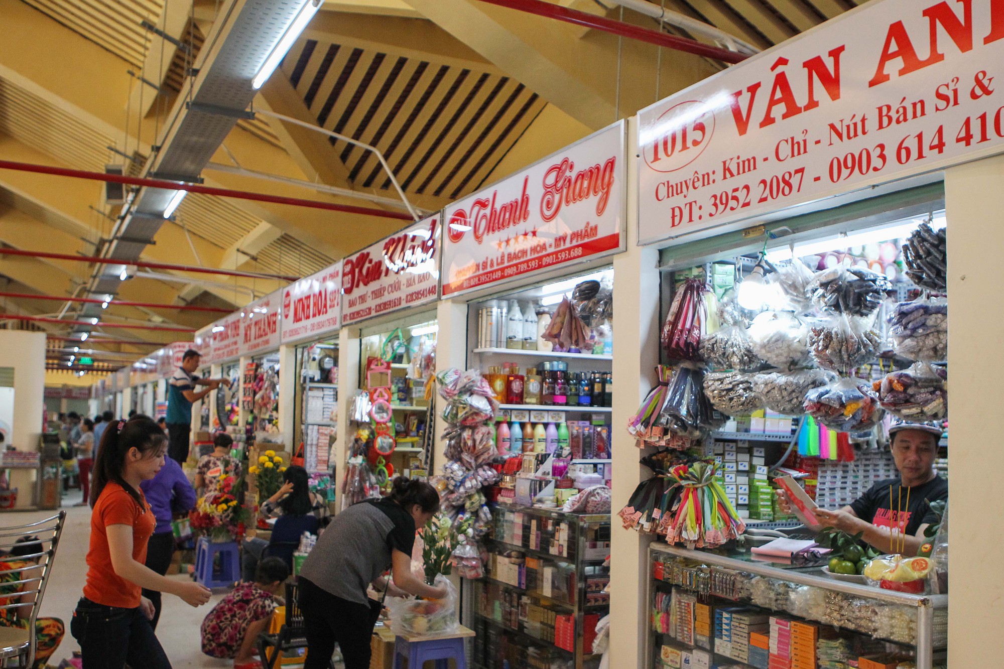 Ngôi chợ gần 100 tuổi ở TP HCM chính thức mở cửa trở lại - Báo Người lao  động