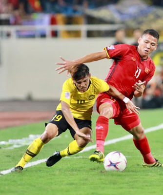 Tuyển Việt Nam đá bại Malaysia: Khi cả đội cùng phòng ngự - Ảnh 2.