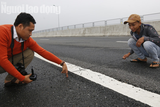 Cận cảnh hằn lún trên đường cao tốc Đà Nẵng – Quảng Ngãi - Ảnh 9.