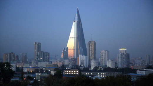 Khách sạn không người cao nhất thế giới thắp sáng niềm kiêu hãnh Triều Tiên - Ảnh 4.