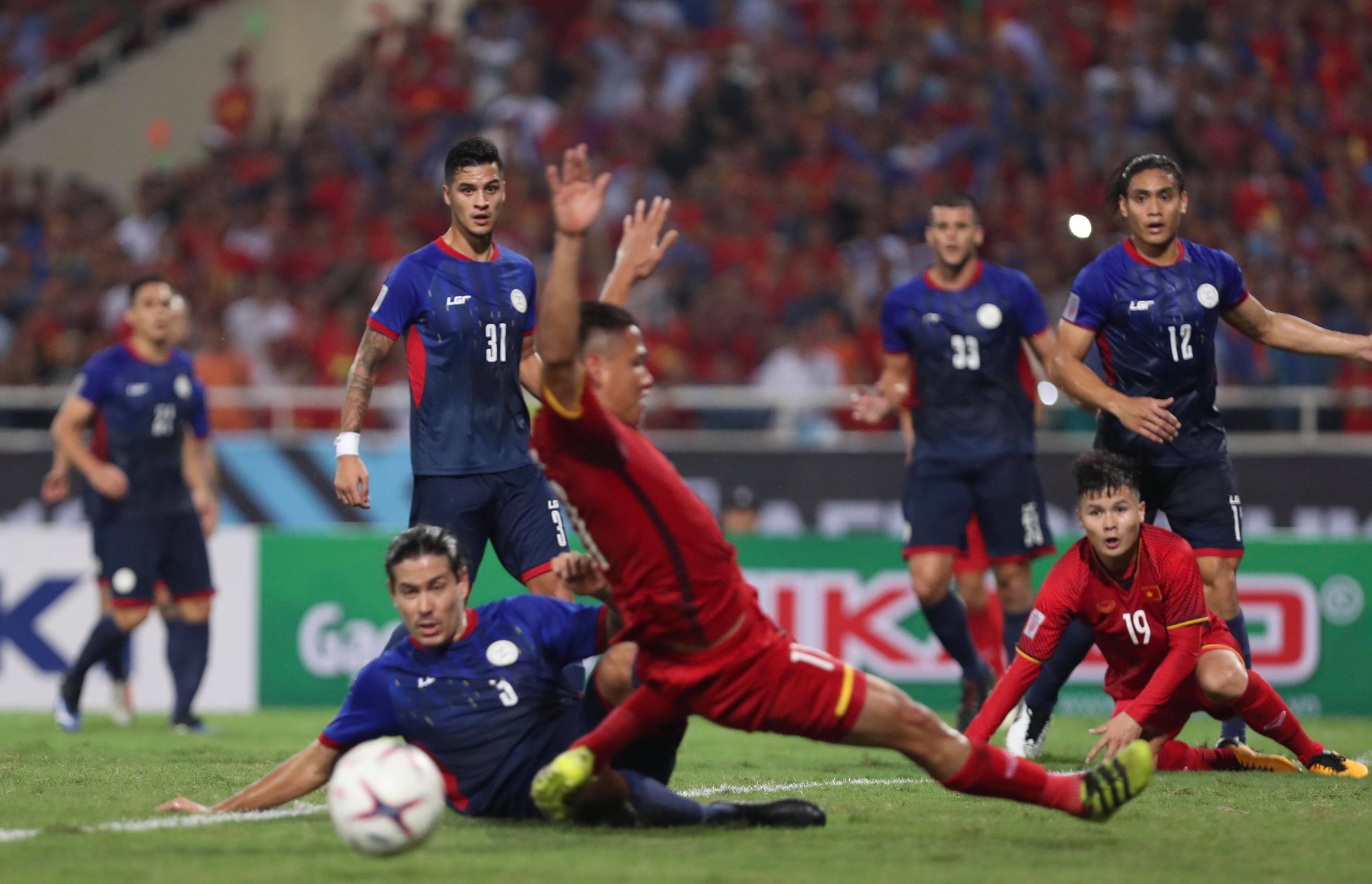 Clip: Thắng Philippines 4-2, Việt Nam vào chung kết AFF Cup 2018 - Ảnh 6.