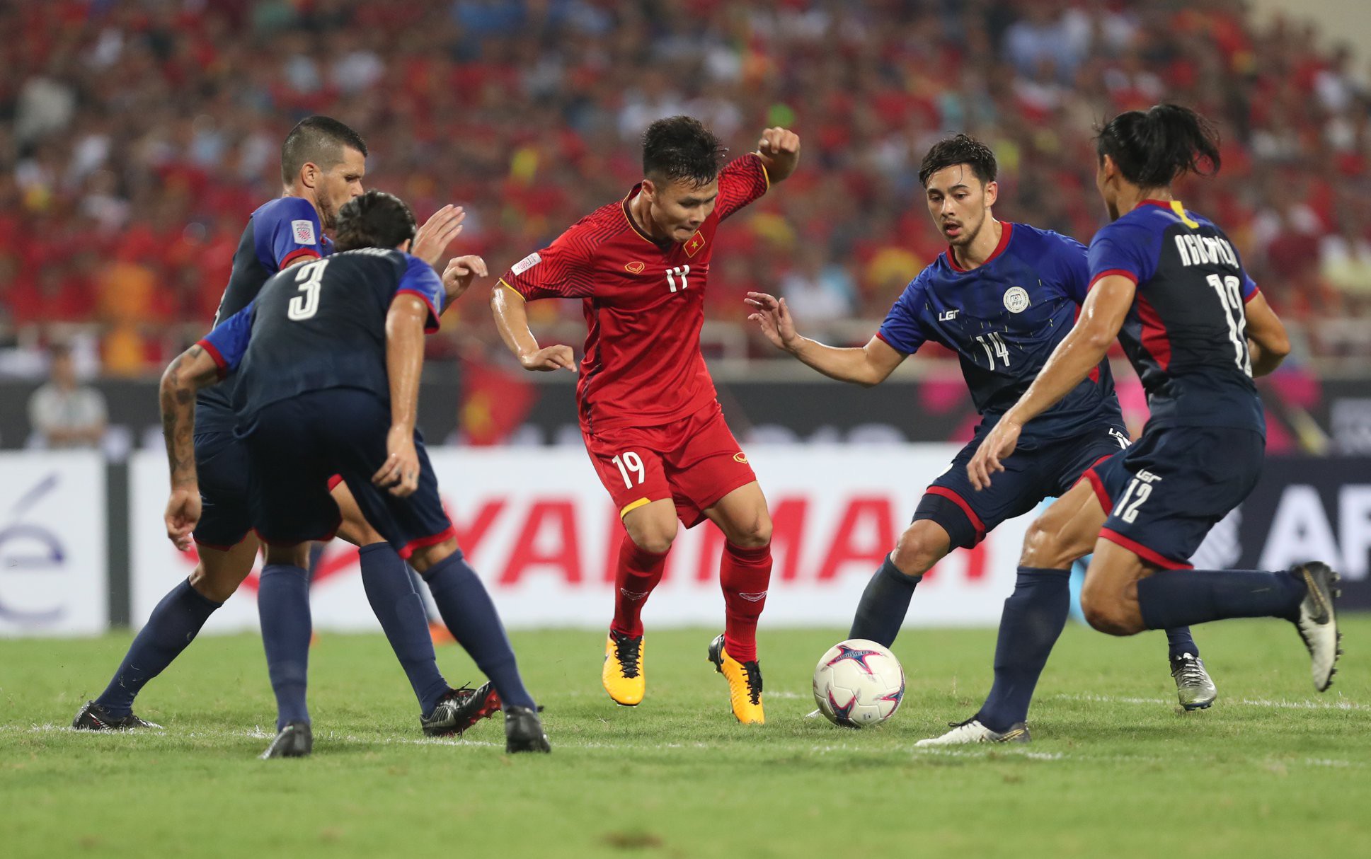 Clip: Thắng Philippines 4-2, Việt Nam vào chung kết AFF Cup 2018 - Ảnh 4.