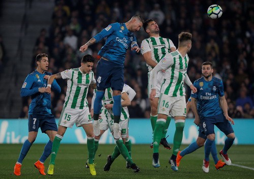 Rượt đuổi tỉ số khó tin, Real Madrid thắng đẹp chủ nhà Betis - Ảnh 4.