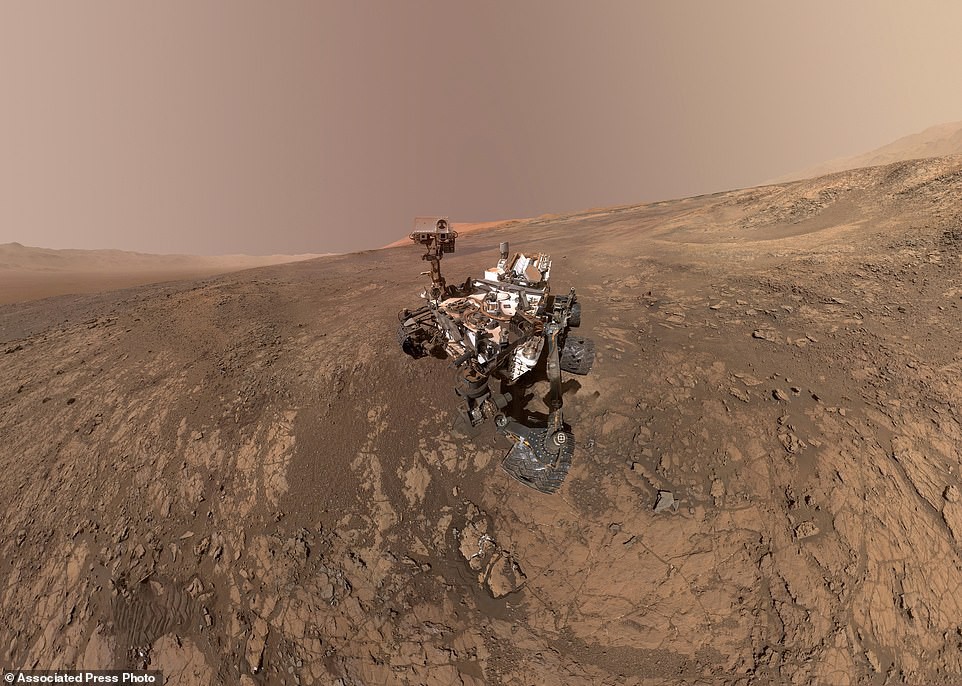 Bạn đã bao giờ muốn lưu giữ khoảnh khắc đầy kỷ niệm trên Sao Hỏa? Hãy xem hình ảnh \