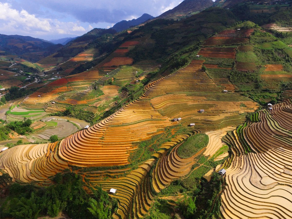 Việt Nam đẹp nhất thế giới: Hãy tìm hiểu sự đa dạng và phong phú của Việt Nam qua những bức ảnh tuyệt đẹp. Từ những cảnh đồng quê yên tĩnh tới những bờ biển đẹp như tranh, Việt Nam thực sự là một trong những địa điểm đáng ghé thăm nhất trên thế giới.