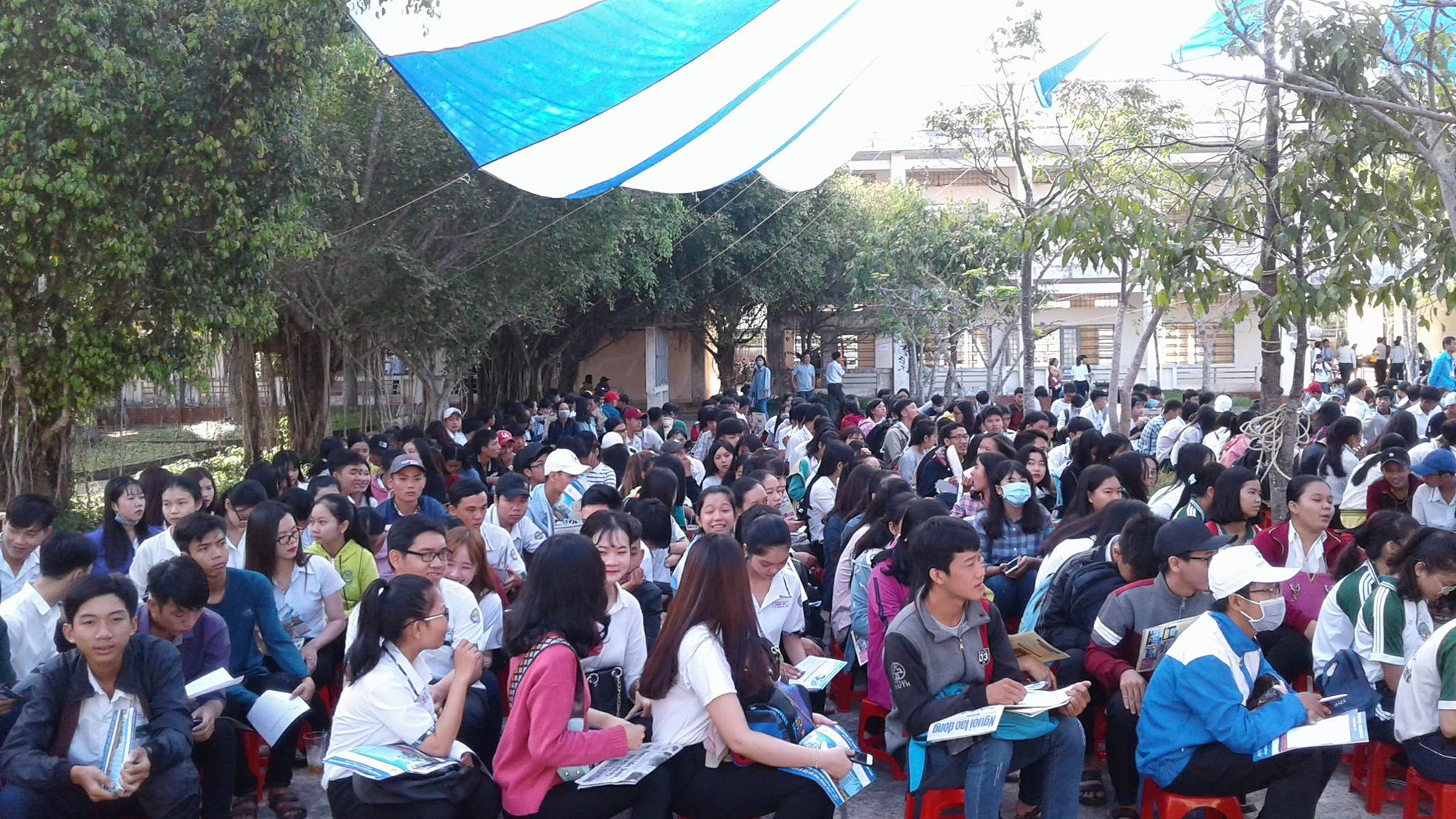 Đưa trường học đến thí sinh ở Hậu Giang: Chọn ngành mà cứ lo thất nghiệp! - Ảnh 3. Đưa nơi giảng dạy đến thí sinh ở Hậu Giang: Chọn ngành mà cứ lo thất nghiệp! - Ảnh 3.