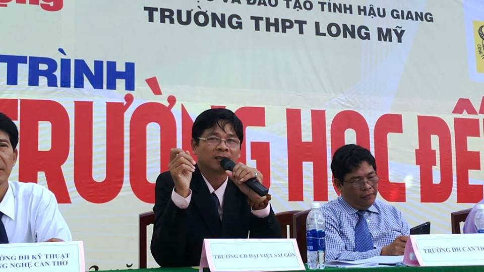 Đưa nơi giảng dạy đến thí sinh tại Hậu Giang: Chọn ngành mà cứ lo thất nghiệp! - Ảnh 22. Đưa trường học đến sĩ tử ở Hậu Giang: Chọn ngành mà cứ lo thất nghiệp! - Ảnh 22.