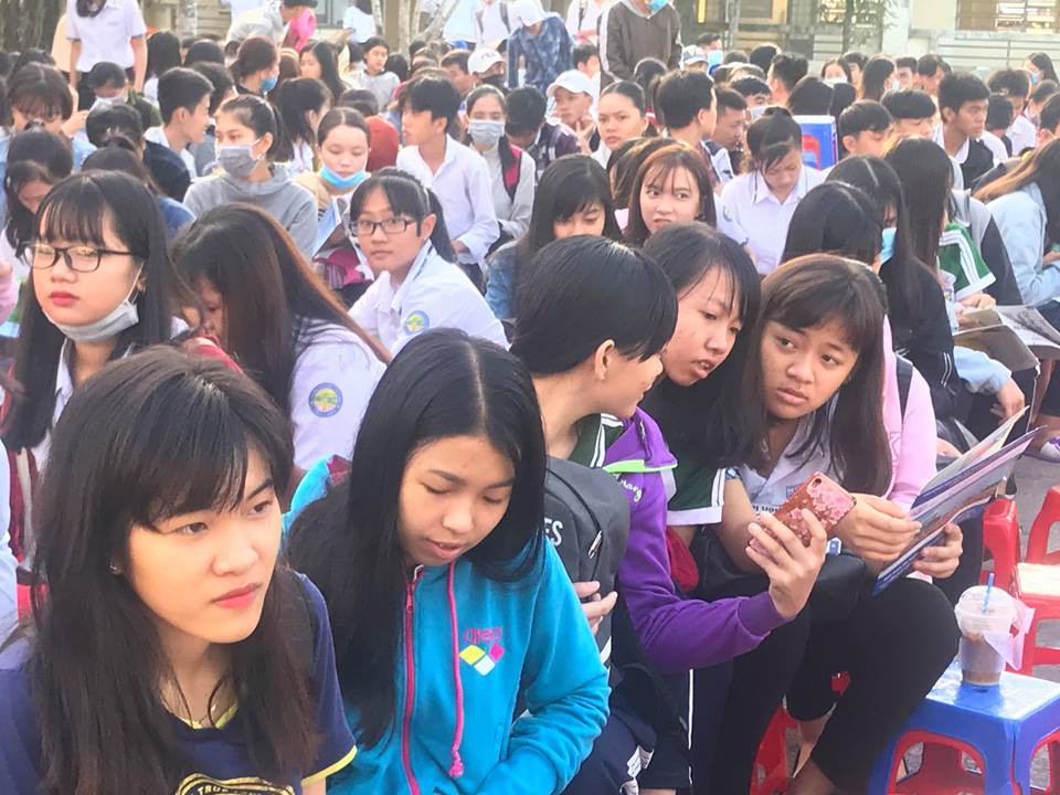Đưa trường học đến sĩ tử tại Hậu Giang: Chọn ngành mà cứ lo thất nghiệp! - Ảnh 9. Đưa nơi học tập đến sĩ tử ở Hậu Giang: Chọn ngành mà cứ lo thất nghiệp! - Ảnh 9.