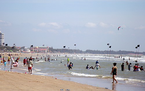 Hàng loạt ao xoáy nguy hiểm ở bãi biển Vũng Tàu - Ảnh 1.