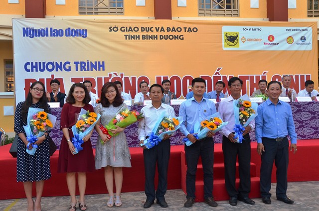 Đưa nơi giảng dạy đến sĩ tử 2018 ở Bình Dương: thí sinh muốn phát triển thành 1 trong 5 shark tank - Ảnh 19. Đưa trường học đến thí sinh 2018 ở Bình Dương: sĩ tử muốn trở lên thành 1 trong 5 shark tank - Ảnh 19.