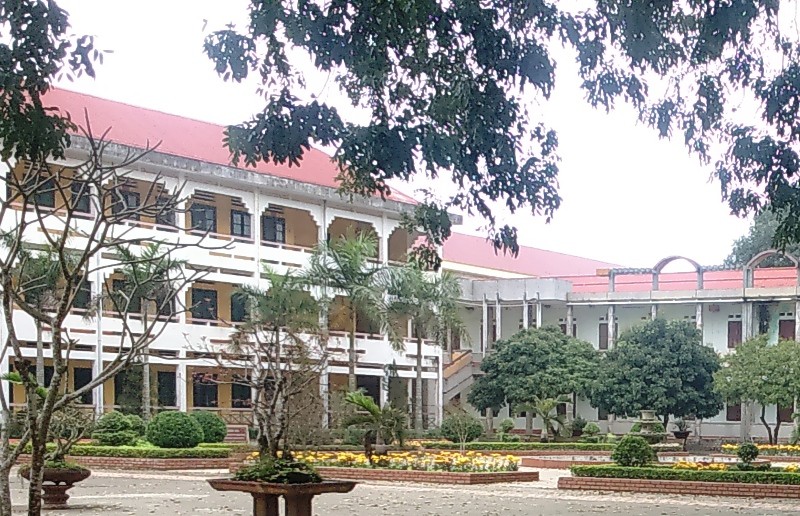 Cho học trò nghỉ học để thầy cô đi Yên Tử hay học tập kinh nghiệm? - Ảnh 1. Cho học trò nghỉ học để thầy cô đi Yên Tử hay học tập kỹ năng? - Ảnh 1.