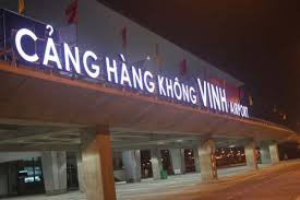 Sân bay Vinh: Một thanh niên bị tâm thần vượt rào an ninh trèo lên máy bay đang chuẩn bị đón khách - Ảnh 1.