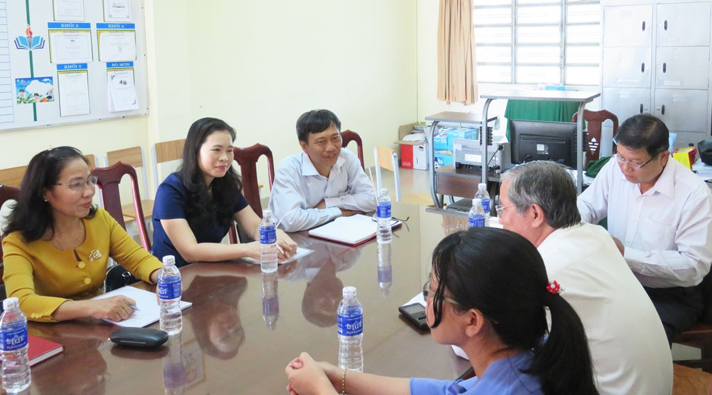 Long An chỉ đạo thực thi nghiêm quy chuẩn, đạo đức nhà giáo - Ảnh 1. Long An chỉ đạo thực thi nghiêm quy chuẩn, đạo đức nhà giáo - Ảnh 1.