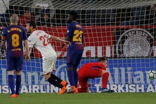 Siêu nhân Messi cứu thua phút 89, Barcelona thoát hiểm ở Sevilla - Ảnh 3.