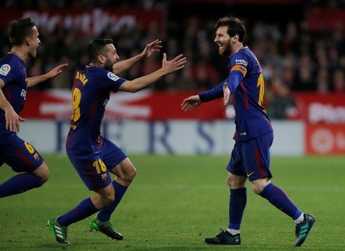 Siêu nhân Messi cứu thua phút 89, Barcelona thoát hiểm ở Sevilla - Ảnh 6.