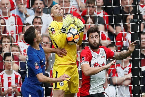 Chelsea hạ Southampton, Conte hẹn hò Mourinho ở chung kết FA Cup - Ảnh 2.