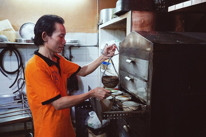 Quán gà ác tiềm thuốc bắc gốc Quảng Đông ba đời ở Sài Gòn - Ảnh 6.