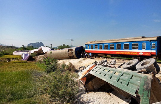 Bộ trưởng Nguyễn Văn Thể xin lỗi, nhận trách nhiệm về 4 vụ tai nạn đường sắt liên tiếp - Ảnh 1.