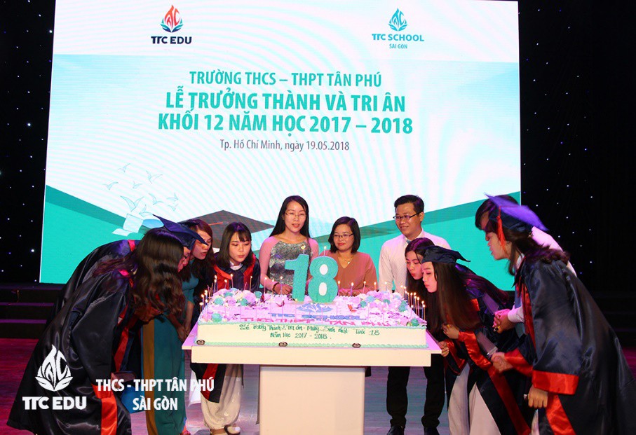 Lễ tri ân và khôn lớn của học trò trường THCS - THPT Tân Phú - Ảnh 2. Lễ tri ân và lớn khôn của học trò trường THCS - THPT Tân Phú - Ảnh 2.