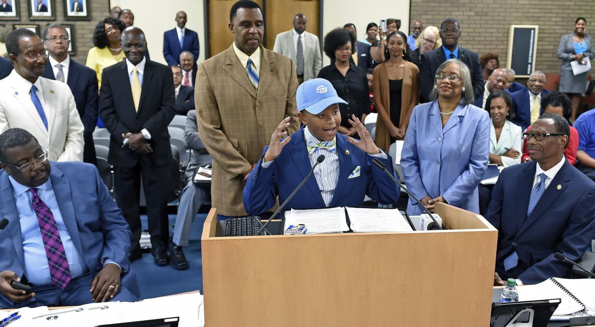 Thần đồng 11 tuổi giành học bổng đại học - Ảnh 2. Thần đồng 11 tuổi giành học bổng đại học - Ảnh 2.