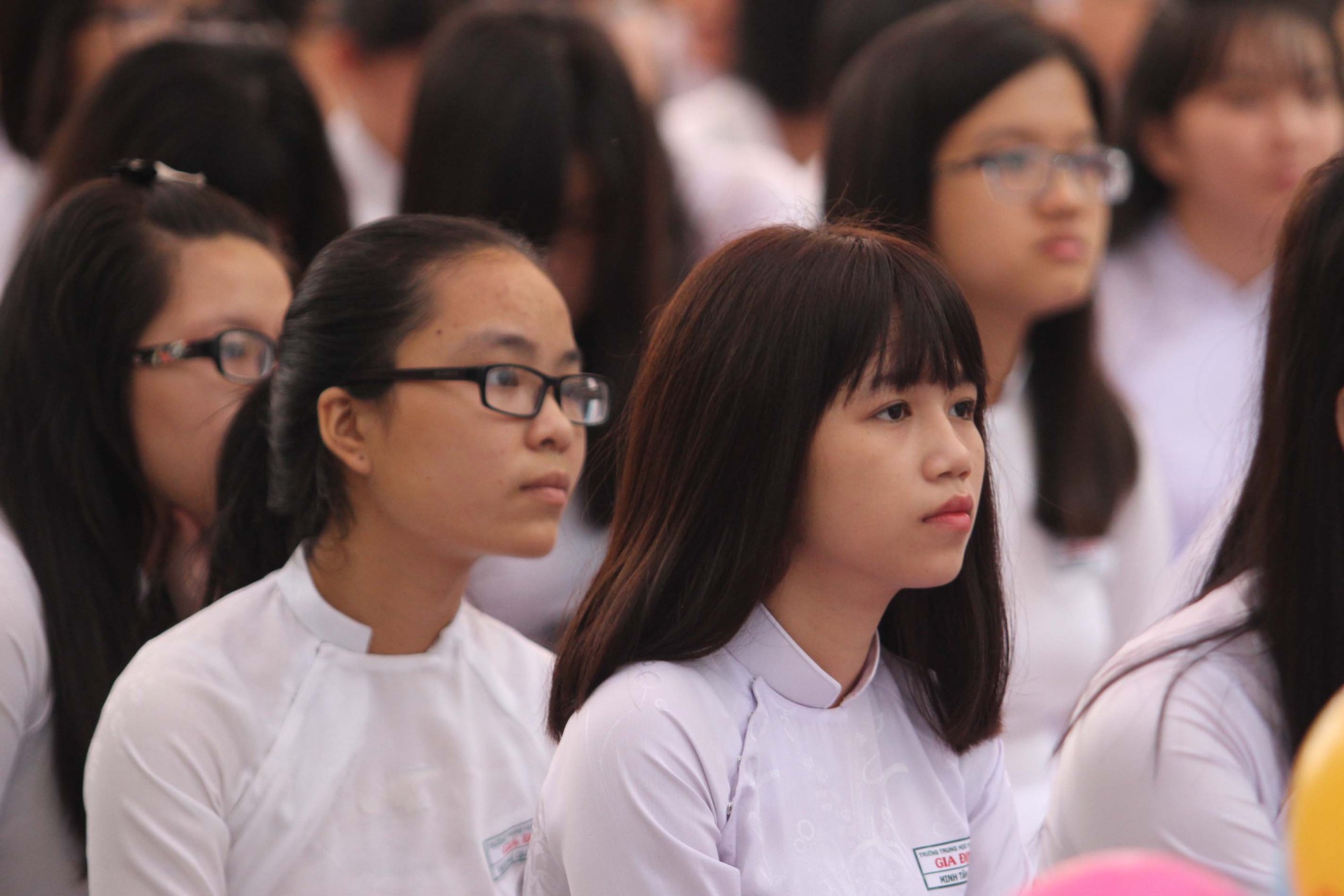 Cạnh tranh thảm khốc vào lớp 10 ở tp.hcm: Có lớp 1 chọi 17 - Ảnh 1. Cạnh tranh ác liệt vào lớp 10 tại tp hcm: Có lớp 1 chọi 17 - Ảnh 1.