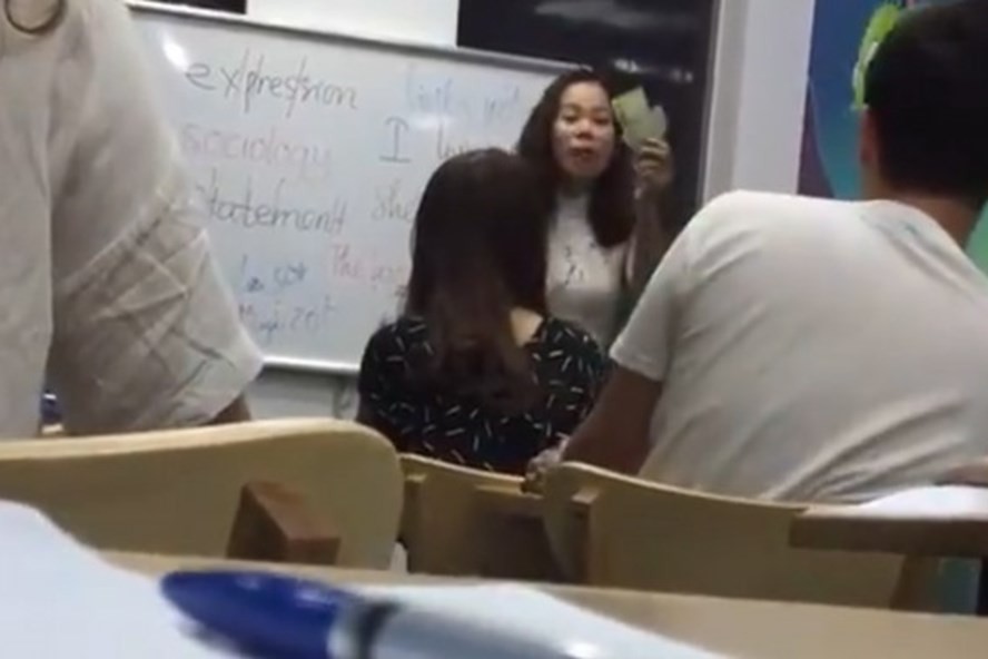 Chủ viên tịch thủ đô hà nội đề nghị xử nghiêm vụ giáo viên chửi học viên óc lợn - Ảnh 1. Chủ viên tịch tp hn đề nghị xử nghiêm vụ giáo viên chửi học viên óc lợn - Ảnh 1.