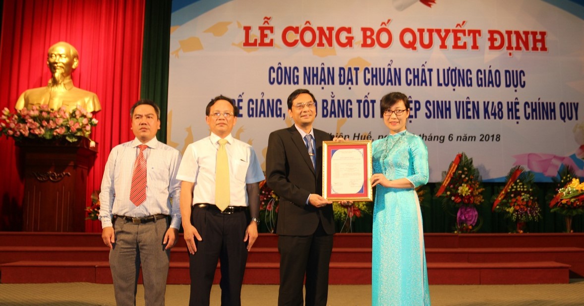Trường ĐH Kinh tế Huế đạt tiêu chuẩn uy tín chất lượng giáo dục - Ảnh 1. Trường ĐH Kinh tế Huế đạt tiêu chuẩn uy tín chất lượng giáo dục - Ảnh 1.
