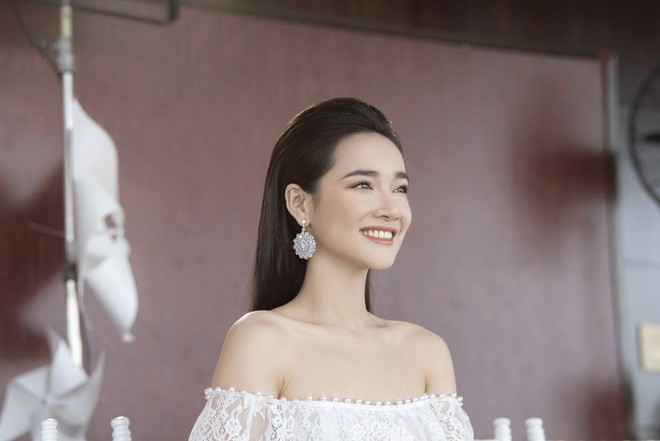 Nhã Phương sau tin đồn đóng nữ chính "Hậu duệ Mặt trời"