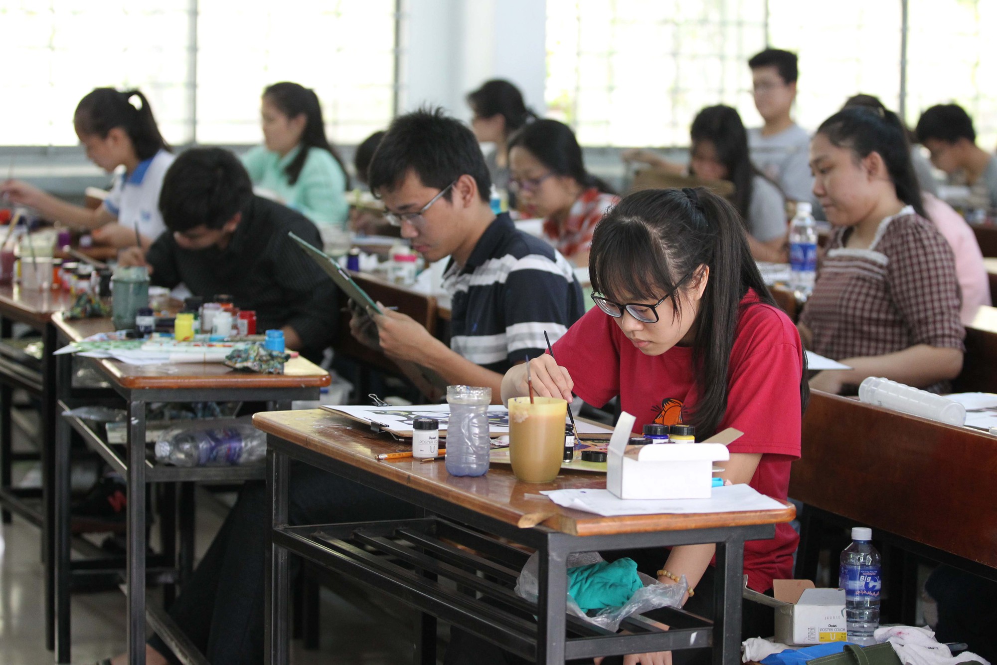 Mang gì vào phòng thi THPT quốc gia để tránh chết oan? - Ảnh 1. Mang gì vào phòng thi THPT quốc gia để tránh chết oan? - Ảnh 1.