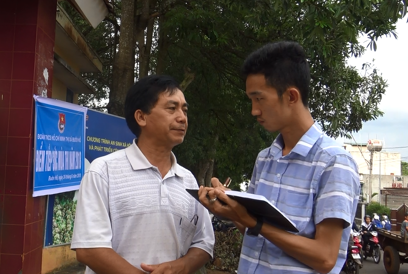 Phó chủ viên tịch phường đi thi THPT quốc gia sau 2 lần rớt - Ảnh 1. Phó chủ viên tịch phường đi thi THPT quốc gia sau 2 lần rớt - Ảnh 1.