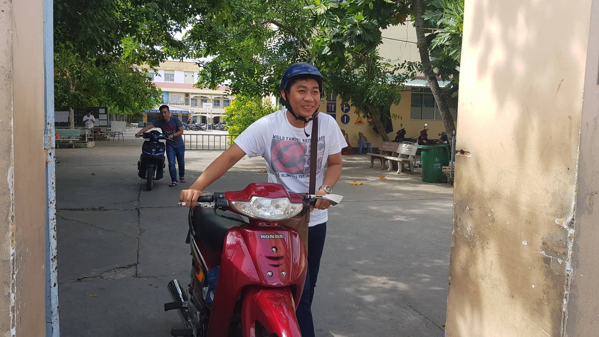 Đổi mới kinh ngạc, tiềm năng non sông vào đề thi văn - Ảnh 7. Đổi mới bất ngờ, tiềm năng nước non vào đề thi văn - Ảnh 7.