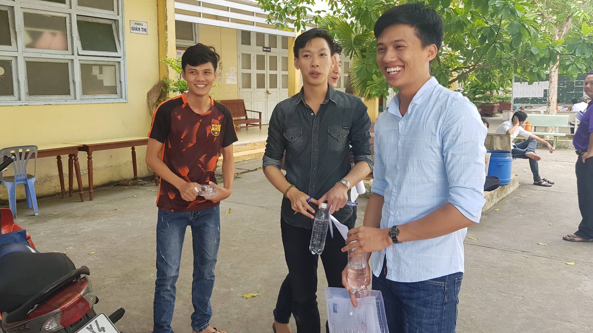 Đổi mới bàng hoàng, tiềm năng giang san vào đề thi văn - Ảnh 9. Đổi mới bất ngờ, tiềm năng đất nước vào đề thi văn - Ảnh 9.