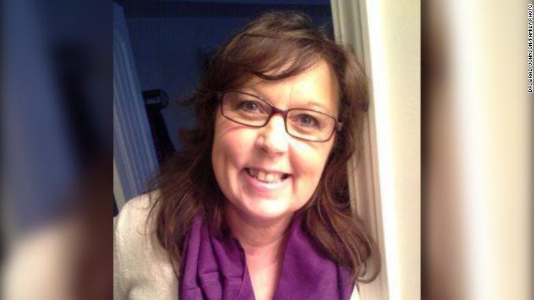 Cô giáo bị ung nhọt có di nguyện viếng ba lô thay hoa - Ảnh 3. Cô giáo bị ung bứu có di nguyện viếng ba lô thay hoa - Ảnh 3.