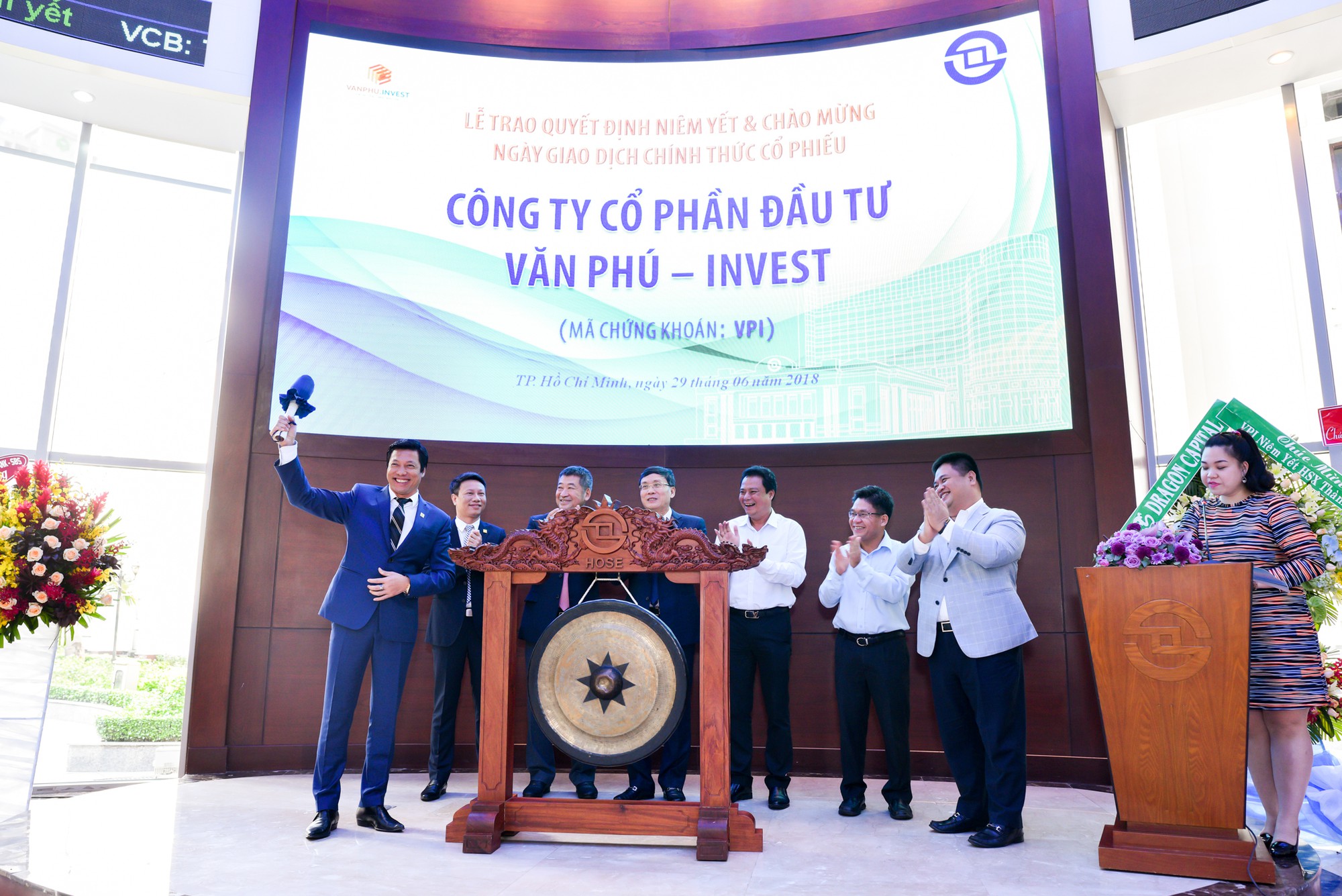 Văn Phú – Invest niêm yết cổ phiếu trên sàn HOSE
