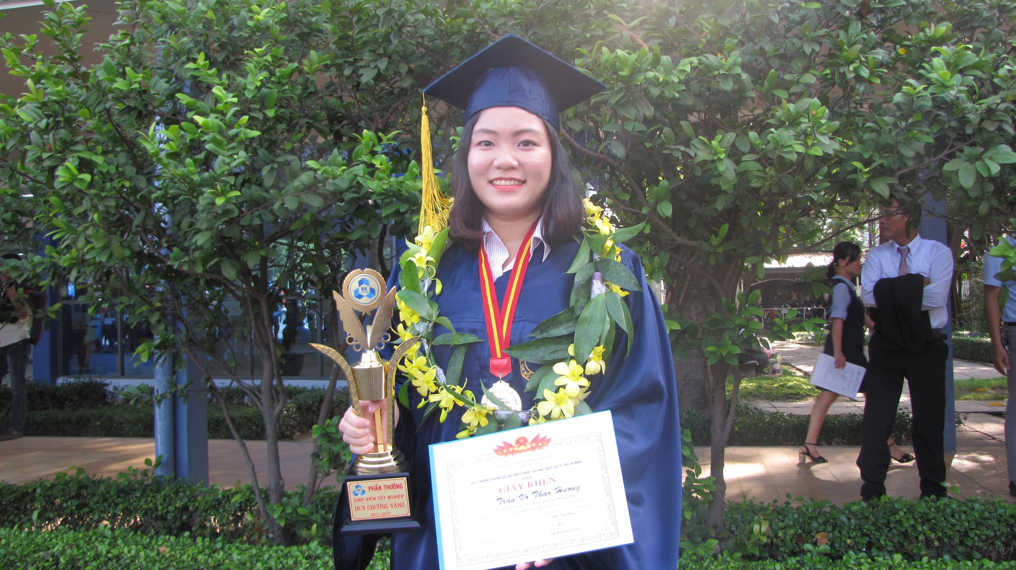 Nữ thủ khoa trường đại học Bách khoa: Con gái mê k-thuật những lợi thế! - Ảnh 1. Nữ thủ khoa trường đh Bách khoa: Con gái mê công nghệ các ưu thế! - Ảnh 1.