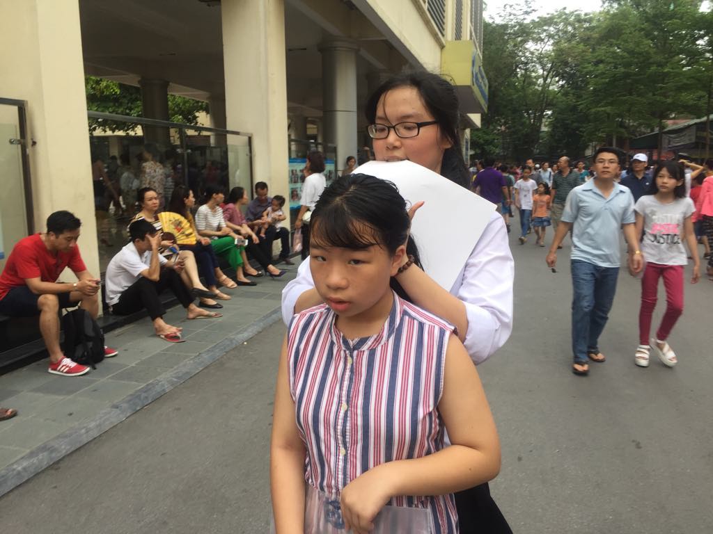 Chen chân thi vào lớp 6 Trường Nguyễn Tất Thành: 1 chọi 11 - Ảnh 5. Chen chân thi vào lớp 6 Trường Nguyễn Tất Thành: 1 chọi 11 - Ảnh 5.