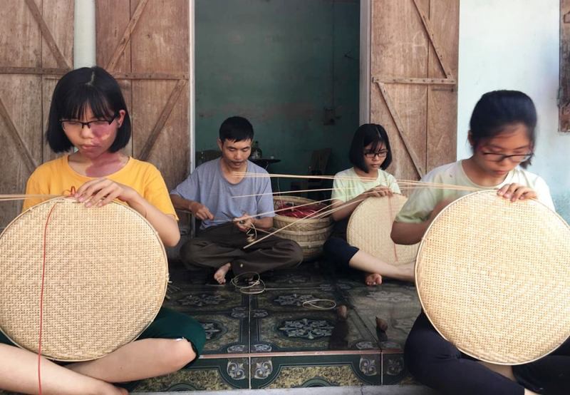 3 chị em gái sinh 3 con nhà nghèo đạt điểm xét tuyển đại học cao - Ảnh 1. 3 chị em gái sinh 3 con nhà nghèo đạt điểm xét tuyển đại học cao - Ảnh 1.