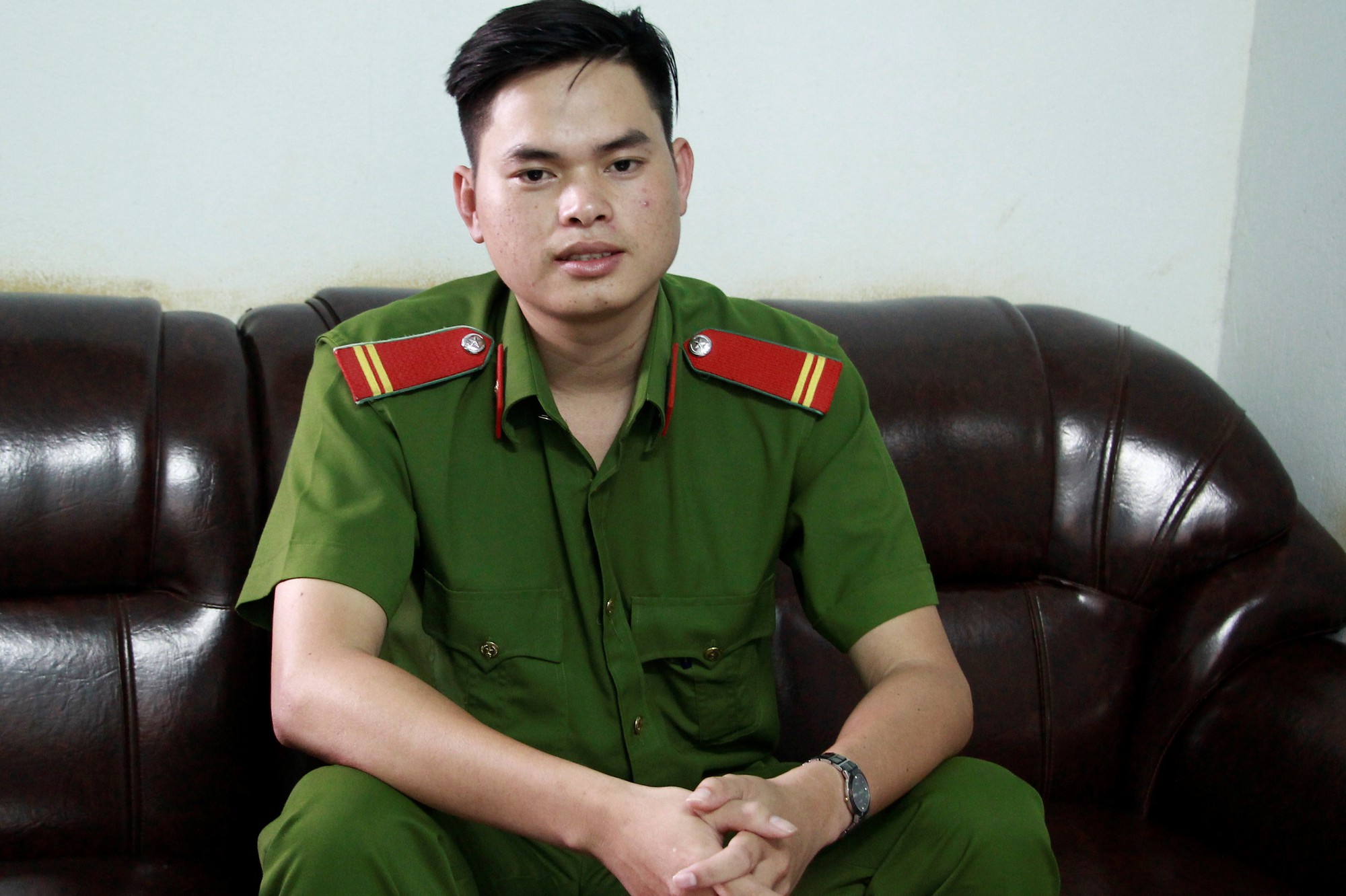 Trung sĩ đạt điểm 10 môn sử - Ảnh 1. Trung sĩ đạt điểm 10 môn sử - Ảnh 1.