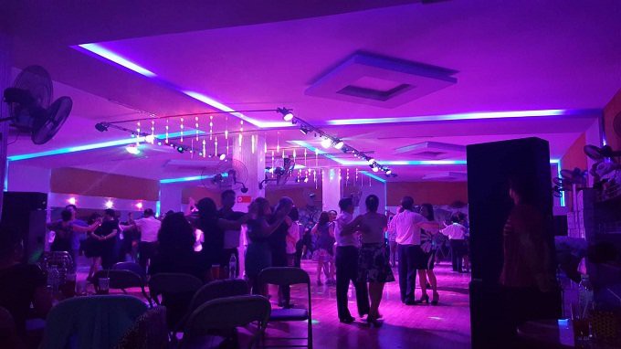 Trong thế giới "trai nhảy" kèm cặp quý bà