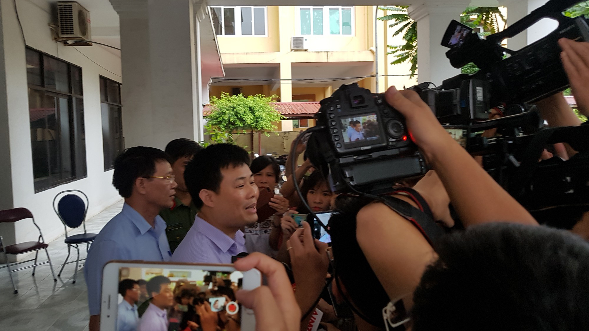 Đề nghị chấm thẩm định một vài bài văn tại Lạng Sơn có cao điểm bất thường - Ảnh 2. Đề nghị chấm thẩm định một số bài văn ở Lạng Sơn có cao điểm đột ngột - Ảnh 2.