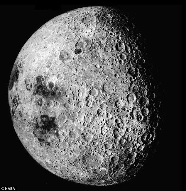 Mặt trăng sống Hãy xem bức ảnh đầy huyền bí về Mặt trăng sống và khám phá những điều thú vị về hành tinh đáng kinh ngạc này. Với những hình ảnh tuyệt đẹp và chân thực, bạn sẽ có cơ hội nhìn thấy Mặt trăng như chưa từng thấy trước đây.