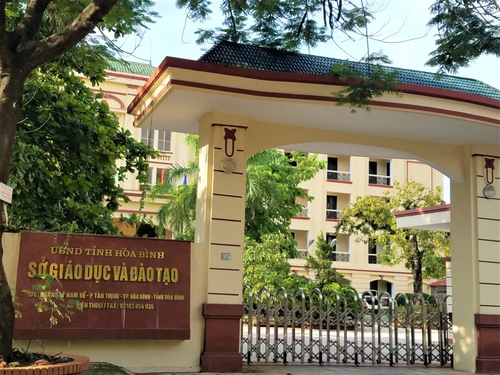 Hoà Bình: Có thể cán bộ chết mệt nên lập biên bản chấm trắc nghiệm sơ sài - Ảnh 1. Hoà Bình: Có thể cán bộ mỏi mệt nên lập biên bản chấm trắc nghiệm qua loa - quýt luýt - Ảnh 1.