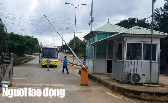 Vụ vỡ đập thủy điện ở Lào: Người Việt ùn ùn về nước tránh lũ - Ảnh 2.