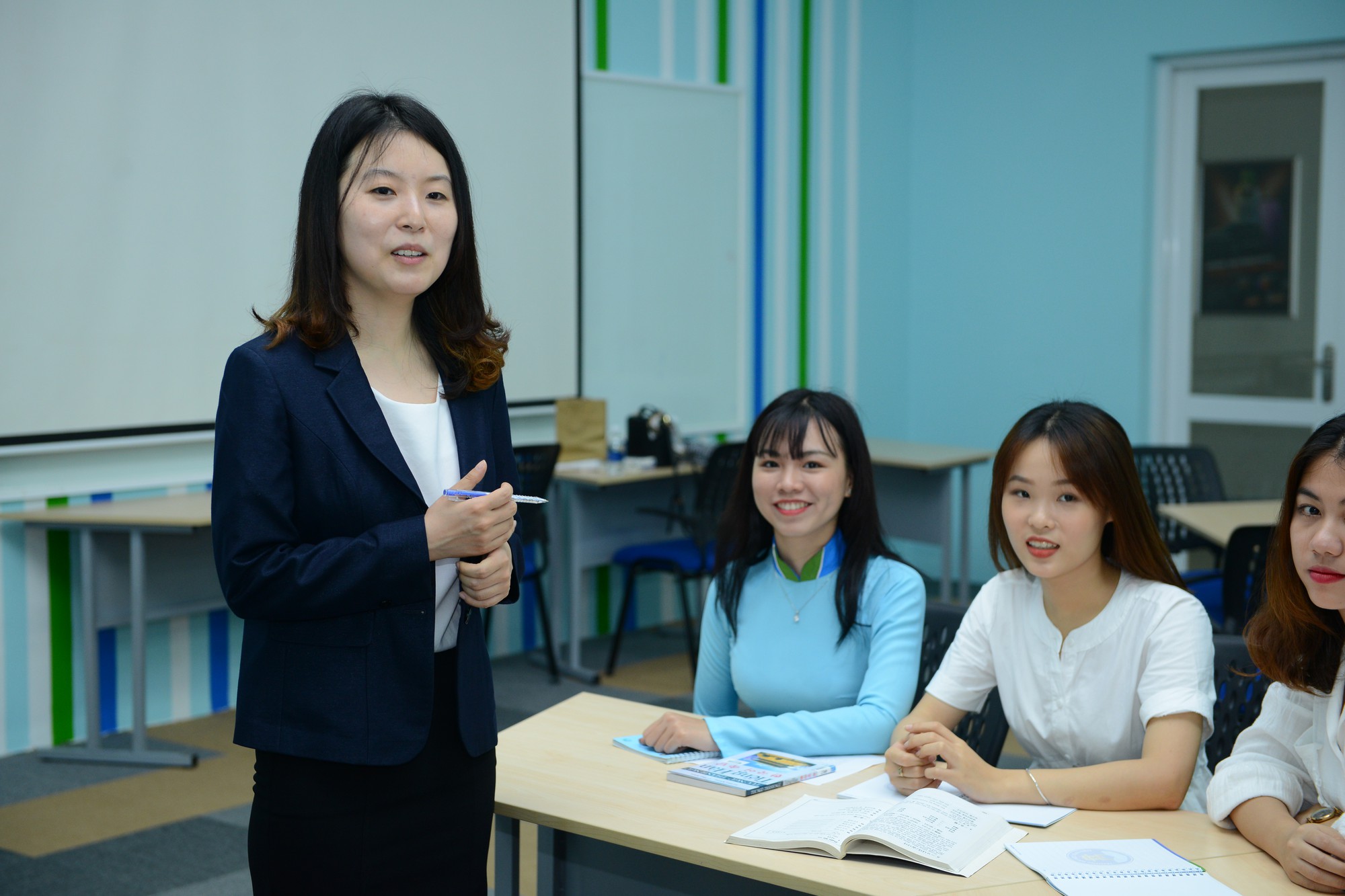 Giỏi ngoại ngữ - thời cơ công việc trong tầm tay, lương lậu cao và thăng tiến nhanh - Ảnh 3. Giỏi ngoại ngữ - cơ hội công việc trong tầm tay, lương lậu cao và thăng tiến nhanh - Ảnh 3.