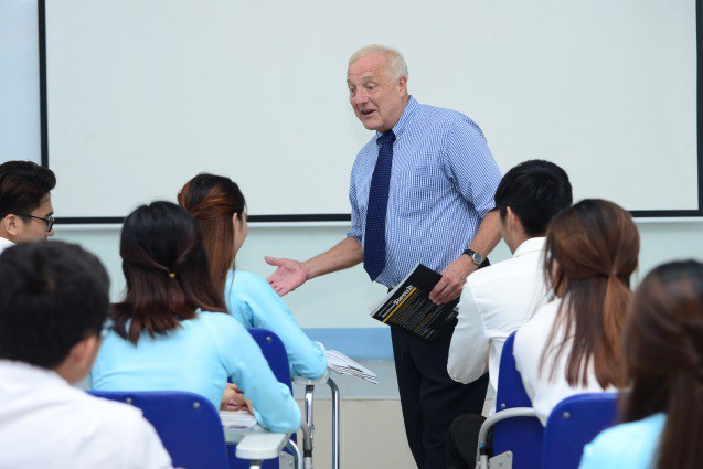 Giỏi ngoại ngữ - thời cơ công việc trong tầm tay, tiền công cao và thăng tiến nhanh - Ảnh 2. Giỏi ngoại ngữ - cơ hội việc làm trong tầm tay, lương bổng cao và thăng tiến nhanh - Ảnh 2.