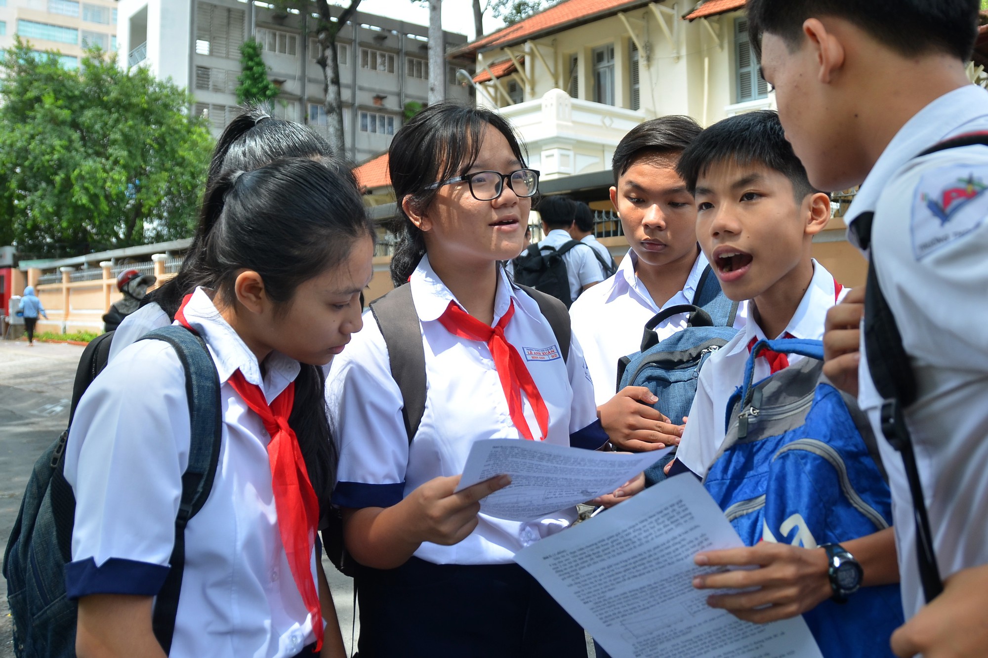 Chính thức công bố điểm chuẩn vào lớp 10 tại tp.hồ chí minh - Ảnh 23. Chính thức ban bố điểm chuẩn vào lớp 10 tại tp sài gòn - Ảnh 23.