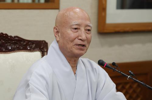 Hàn Quốc: Lãnh đạo Phật giáo hàng đầu bị tố tham nhũng, có con - Ảnh 1.