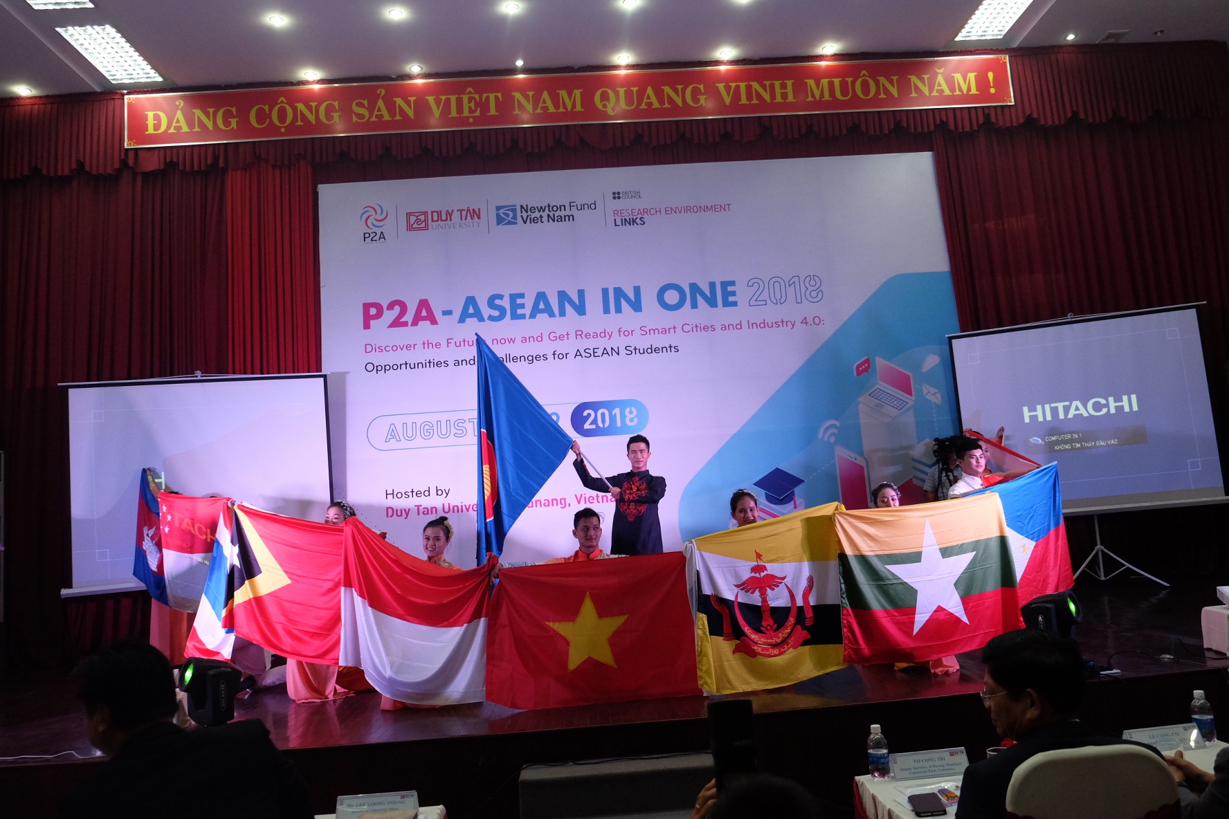 Sinh viên ASEAN tề tựu ở Đà Nẵng - Ảnh 1. Sinh viên ASEAN tụ hợp ở Đà Nẵng - Ảnh 1.