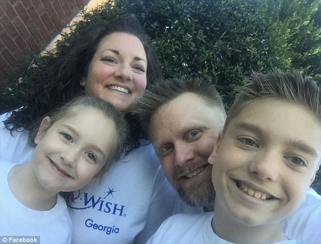 Người thầy cao cả hiến thận cho học trò - Ảnh 3. Người thầy cao cả hiến thận cho học sinh - Ảnh 3.